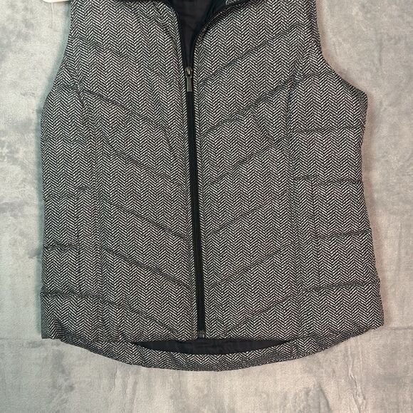 Lands’ End Black White Chevron Down Filled Puffer Vest Women Size Small 6-8 - Picture 4 of 8